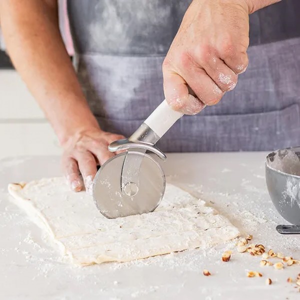 Фото - Нож для пиццы KitchenAid Classic 24.5 см белый (KHA113OHPNG)